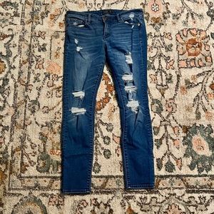Abercrombie & Fitch Sz 29 short Harper Super Skinny distressed jeans